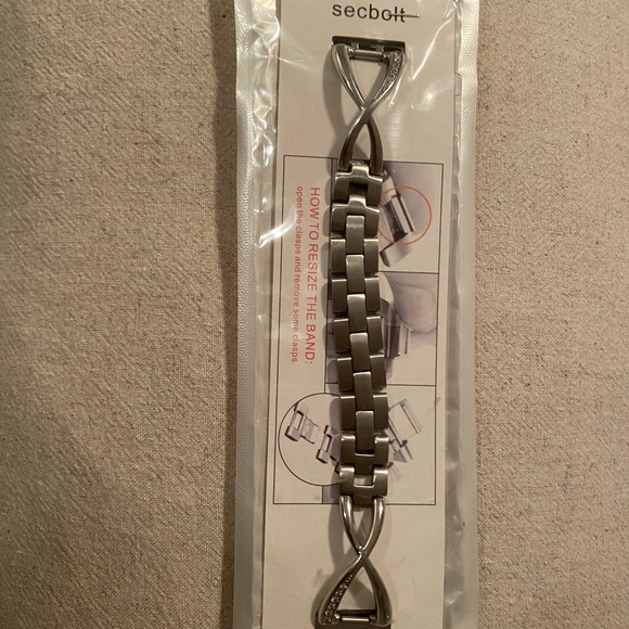 NWT Adjustable Apple Watch Band - Picture 4 of 5